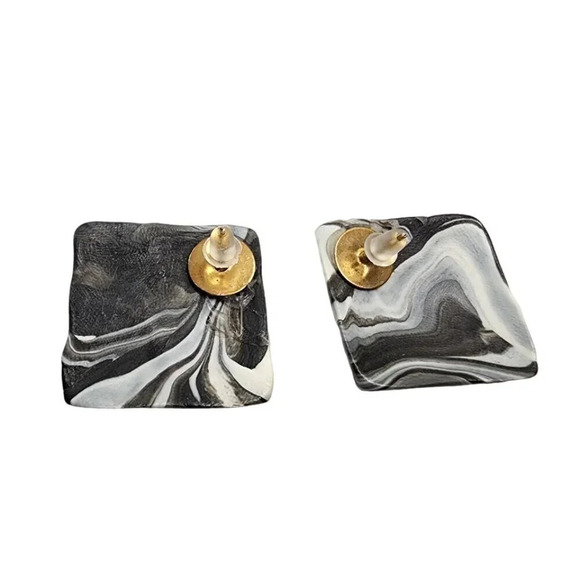 Vintage Stone Style Square Stud Earrings White Black - Picture 2 of 2